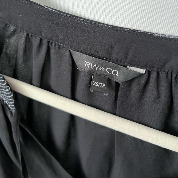 RW&CO black tunic or dress with pockets & 3/4 sleeves - Picture 3 of 5